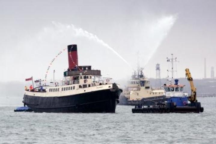 Calshot - underway, moving to her new berth, Trafalgar Dock in Southampton