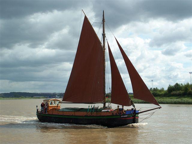 Spider T - under sail, starboard side