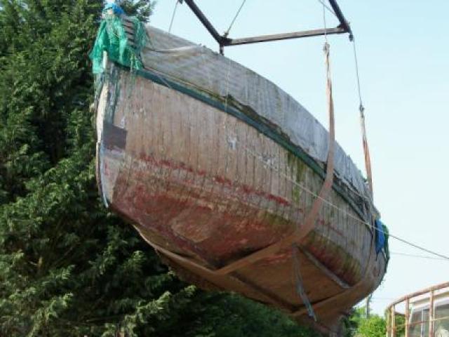 Dorian - being hoisted, Southampton