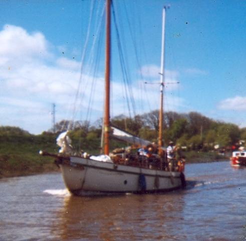 Olga under way - port bow