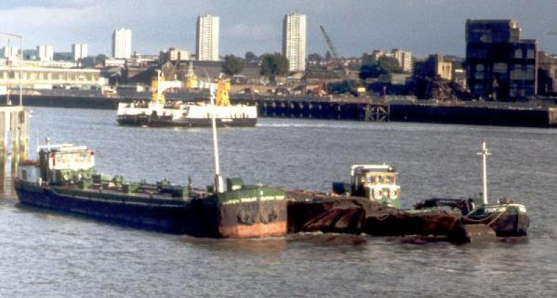 Fountain service in Woolwich