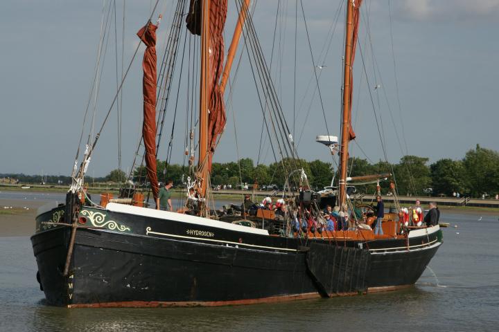 Hydrogen - port side view, underway, Essex