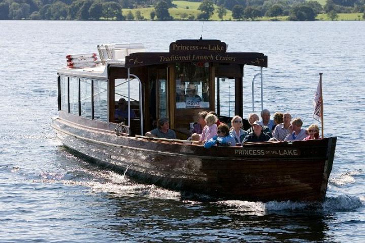 Princess of the Lake - starboard bow