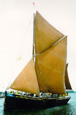 LADY JEAN - under sail. Port bow.