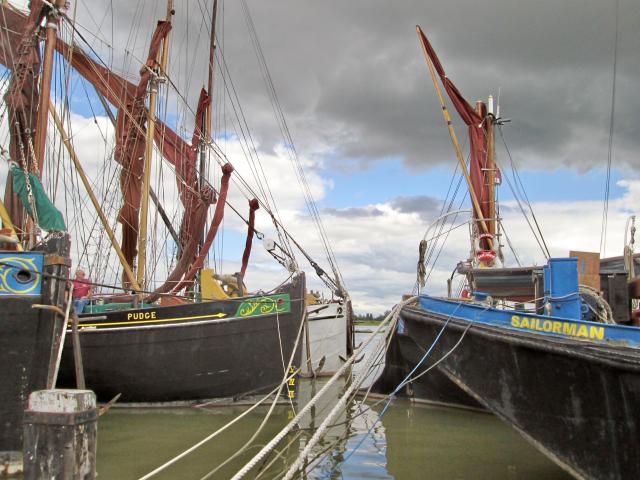 Photo Comp 2012 entry: Thames Barge 'Pudge' et al - Maldon