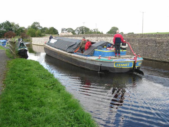 KENNET on the Leeds & Liverpool canal - stern view