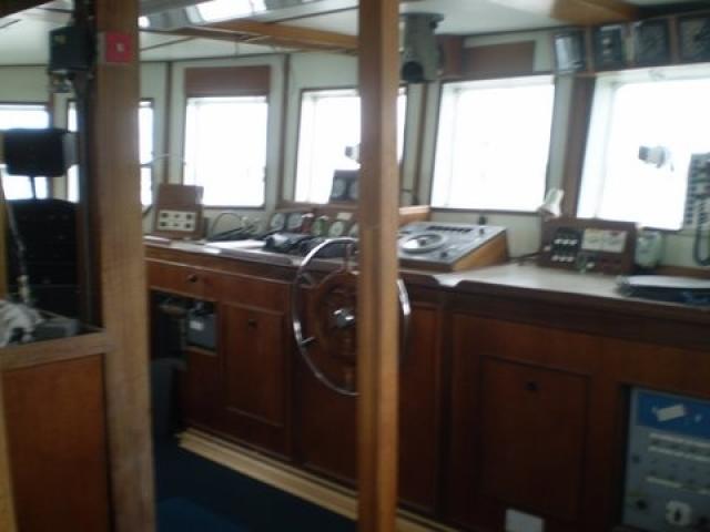 interior image of vessel's bridge