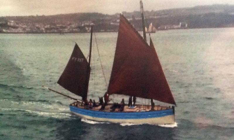 Iris - underway, starboard view