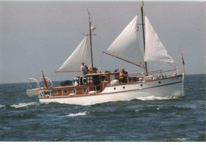 Janthea - starboard view