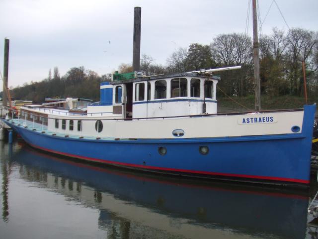 ASTRAEUS starboard bow view