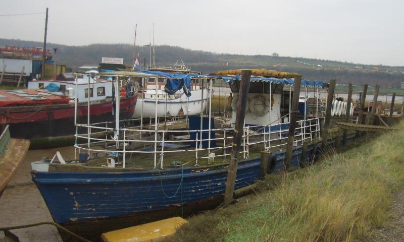 The King at Beacons Boatyard - port bow