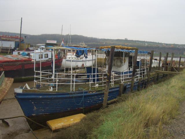 The King at Beacons Boatyard - port bow