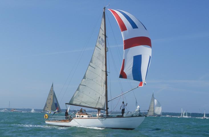 Huff of Arklow - under sail, starboard view