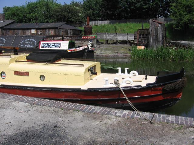 Sharpness - starboard bow