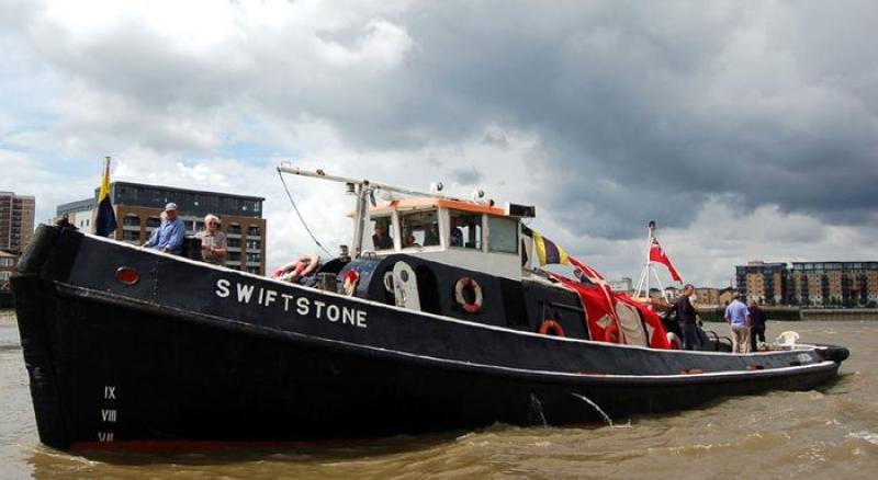 Swiftstone - underway, port side view