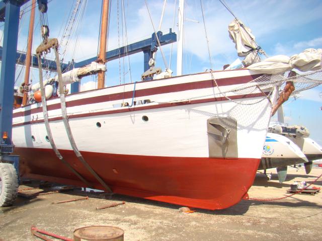 starboard bow view