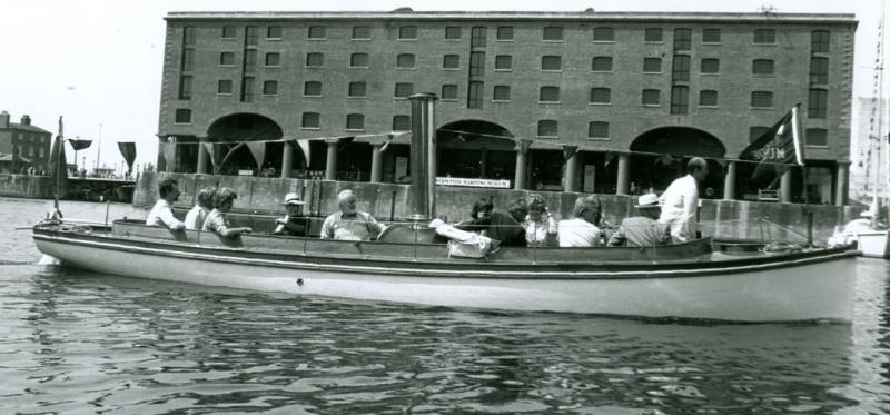 B&W image in Albert Dock