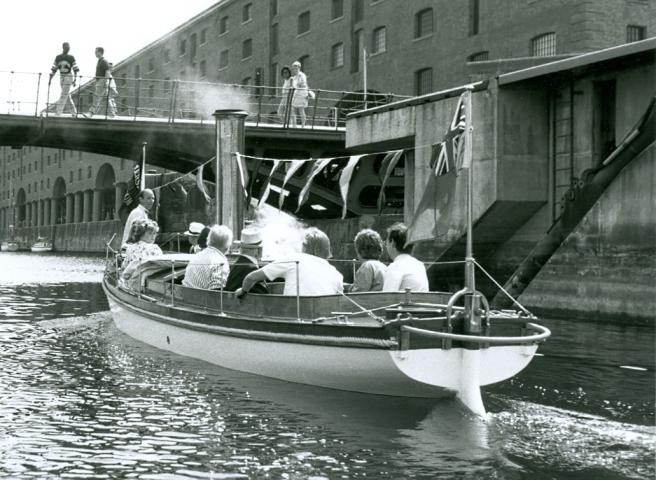 B&W image in Albert Dock