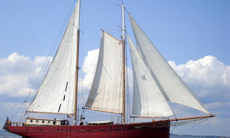 Ethel von Brixham - under sail 