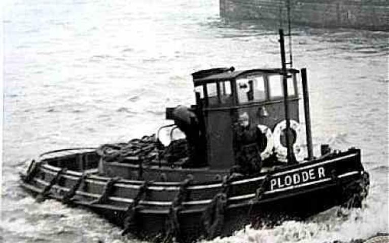 starboard bow view