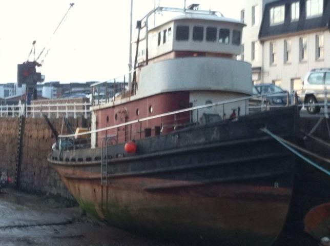 starboard bow view