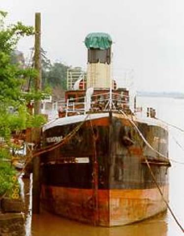 FRESHSPRING - moored up in June 1998. Bow looking aft.