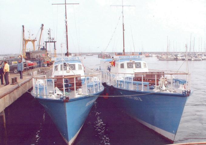 Western Lady III alongside, bow view