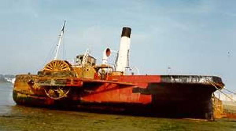 JOHN H AMOS - port side from slightly aft, vessel aground on slip at Chatham Historic Dockyard Jan 1998.