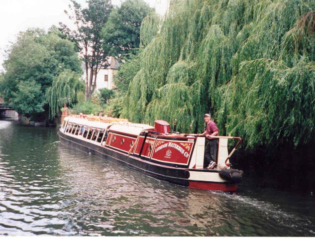 Water Ouzel under way - stern view