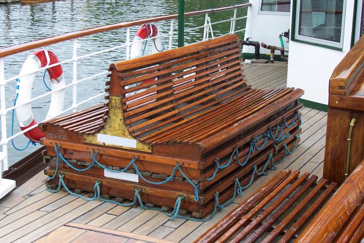 Swan - deck seating