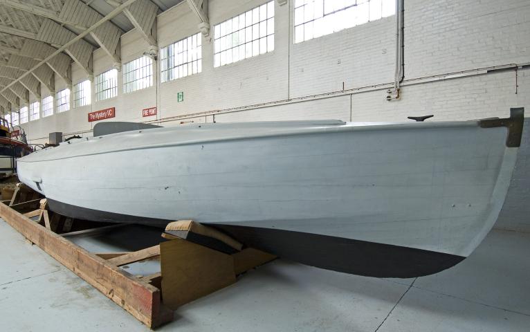 CMB 4 - starboard bow