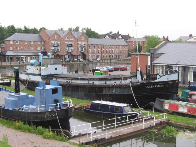 Cuddington at Ellesmere Port - starboard side