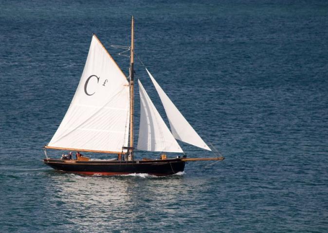 Cariad sailing