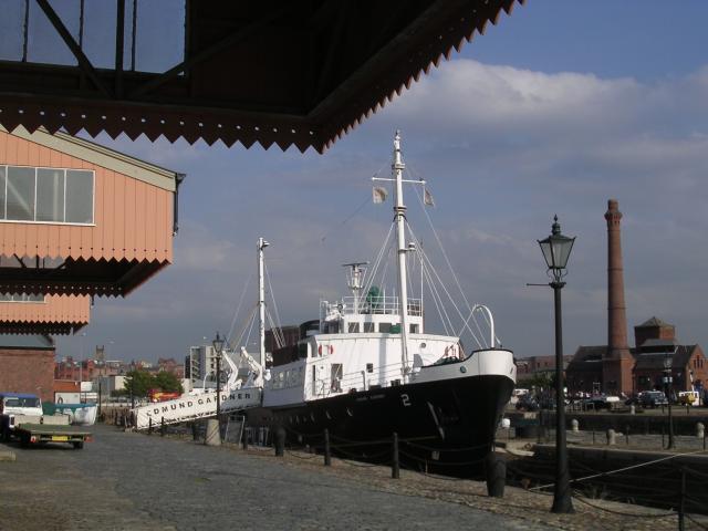 Edmund Gardner - starboard bow