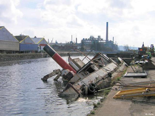 Mannin 2 - sinking at berth, Manchester Ships Canal