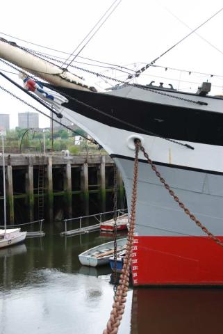 Glenlee - port bow