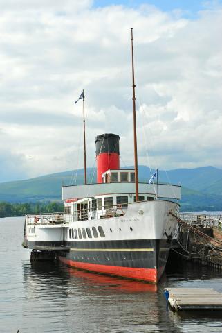 bow view, starboard quarter