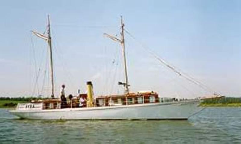 steam yacht myra