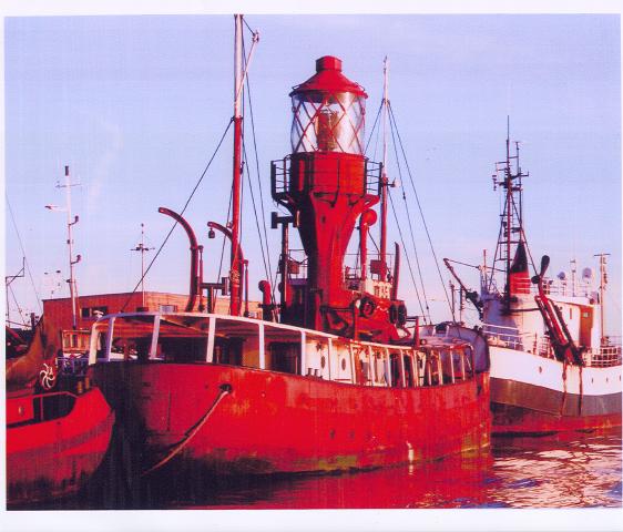 stern view, starboard side