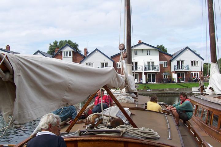 Olive - coach roof from stern