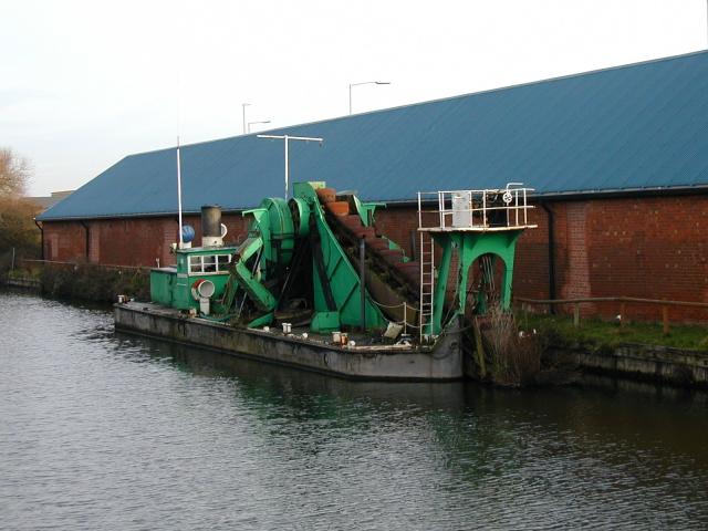 No 3 Dredger - forward starboard side view