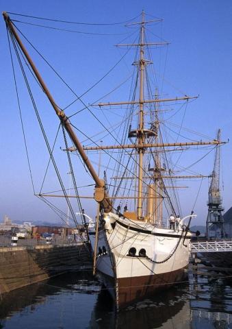 HMS GANNET - Portsmouth Harbour 1977. Ref: JR1/gannet.gif