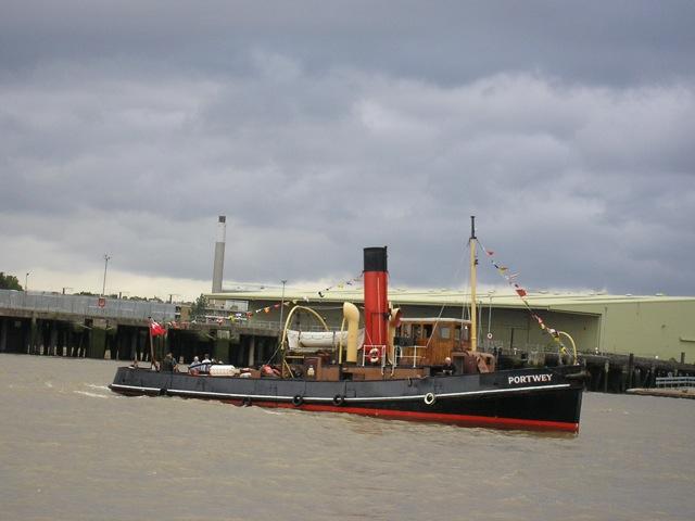 Portwey - on the Thames coming into Masthouse Terrace Pier