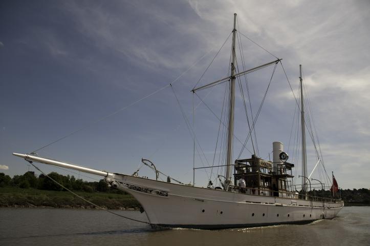 Photo Comp 2012 entry: Amazon - outbound from Bristol