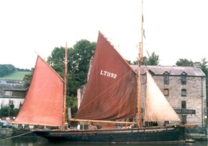 KEEWAYDIN - undersail at Lowestoft as LT 1192 in 1922. Ref; Assoc Docs