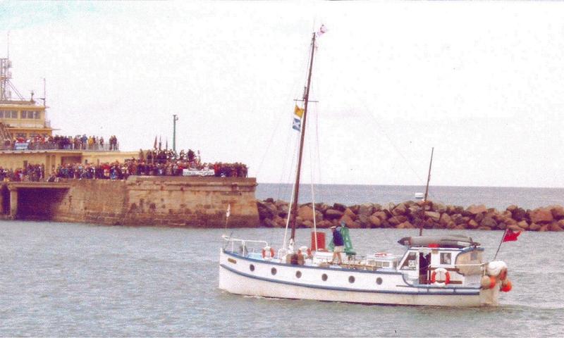 Lamouette under way - port side