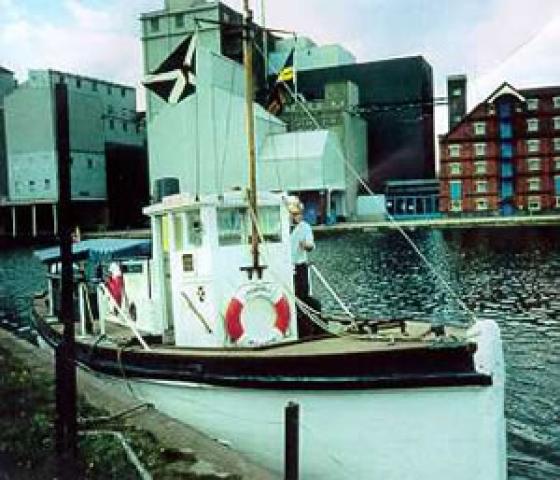 PINMILL - at Harwich docks, starboard bow looking aft.