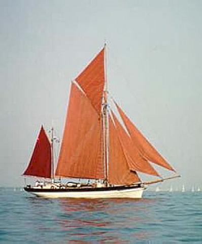 SPEEDWELL - August 1995, starboard side view, under sail off Cowes.