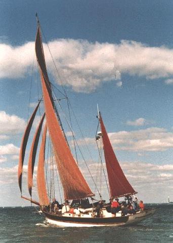 Speedwell under sail - port side