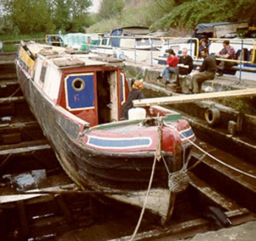 SOUTHAM - in dry dock, the Sprinch, Runcorn, April 1993. Bow looking aft.